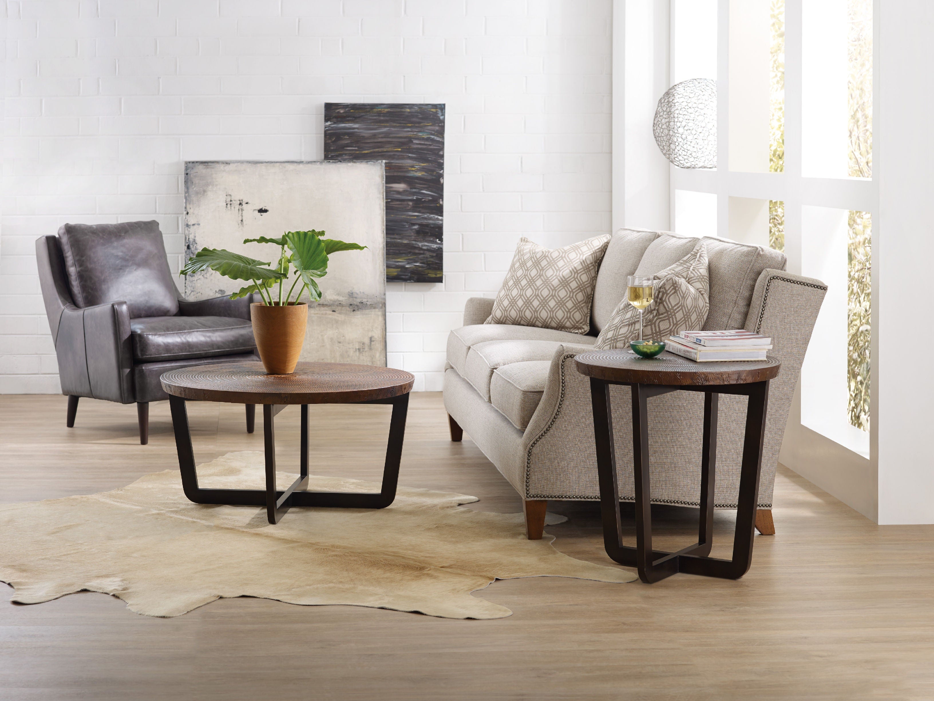 Parkcrest Round End Table | Hooker Furniture - 5527-80116-COR